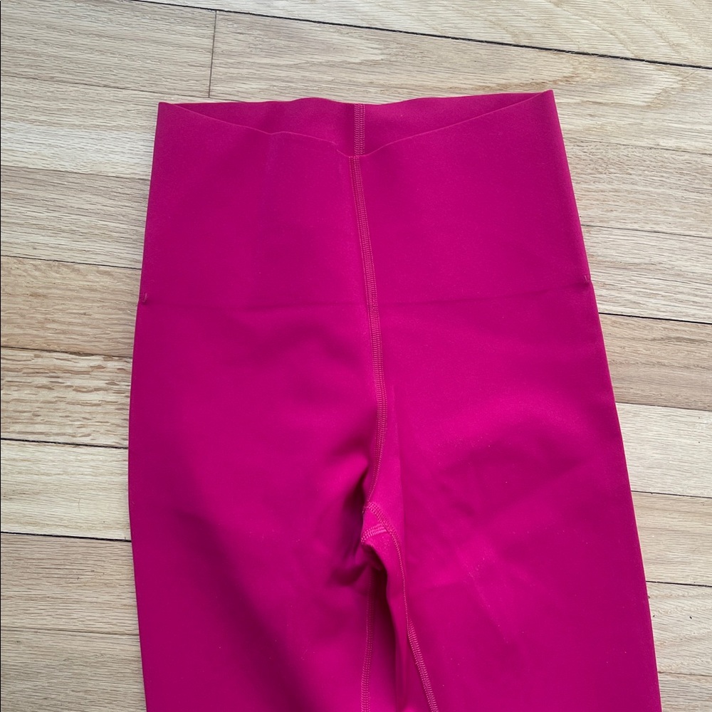 Lululemon Women’s Pink Leggings - Picture 10 of 11